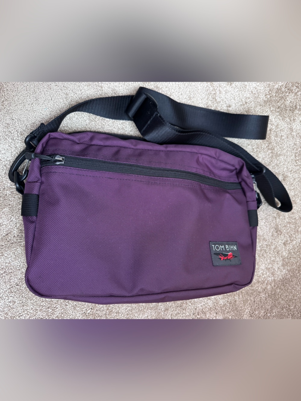 EUC Tom Bihn Side Hustle Men's Aubergine/Dusk Messenger Crossbody Bag